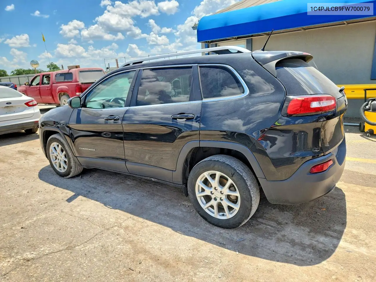2015 Jeep Cherokee Latitude VIN: 1C4PJLCB9FW700079 Lot: 59627216