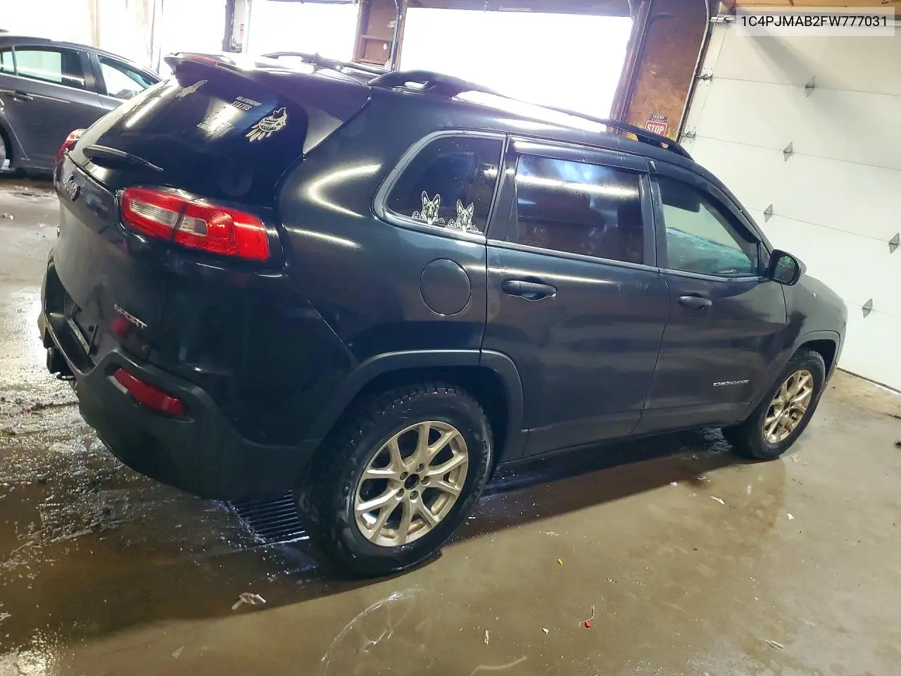 2015 Jeep Cherokee Sport VIN: 1C4PJMAB2FW777031 Lot: 61222986