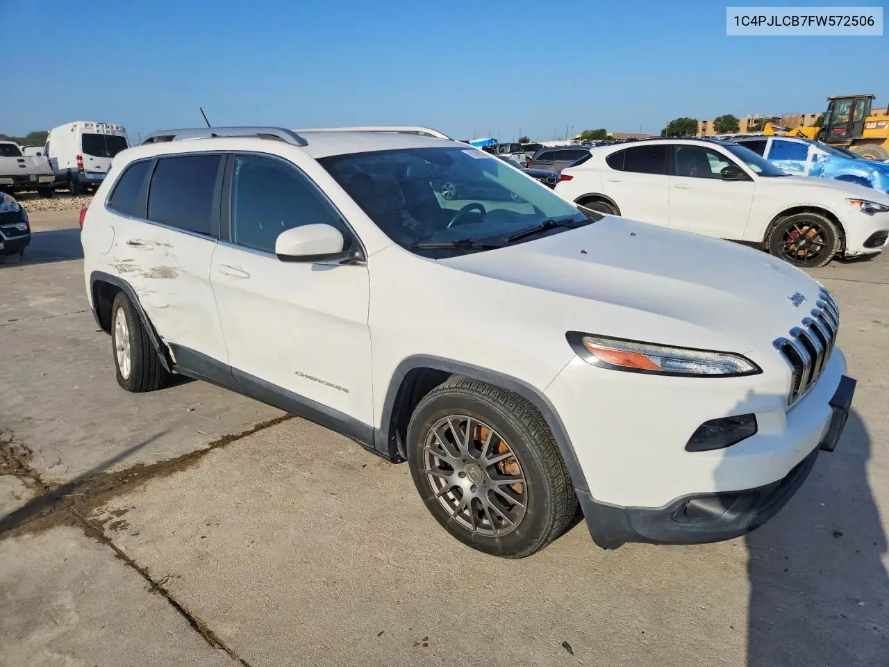 2015 Jeep Cherokee Latitude VIN: 1C4PJLCB7FW572506 Lot: 61491216