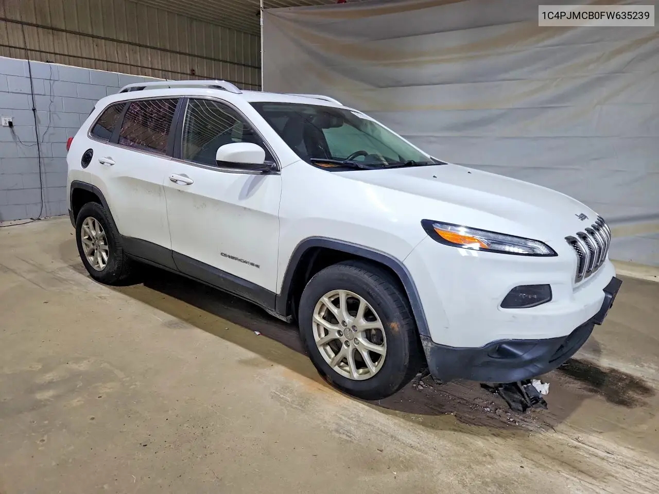 2015 Jeep Cherokee Latitude VIN: 1C4PJMCB0FW635239 Lot: 61516116