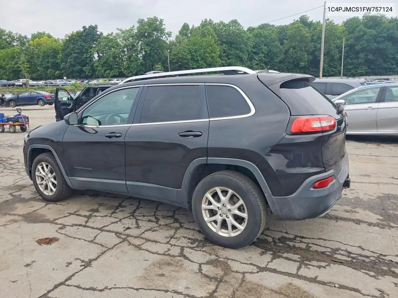 2015 Jeep Cherokee Latitude VIN: 1C4PJMCS1FW757124 Lot: 61631416