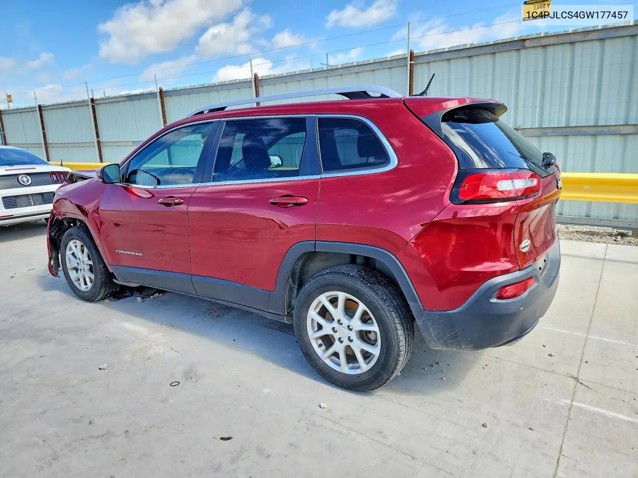 2016 Jeep Cherokee Latitude VIN: 1C4PJLCS4GW177457 Lot: 56823386