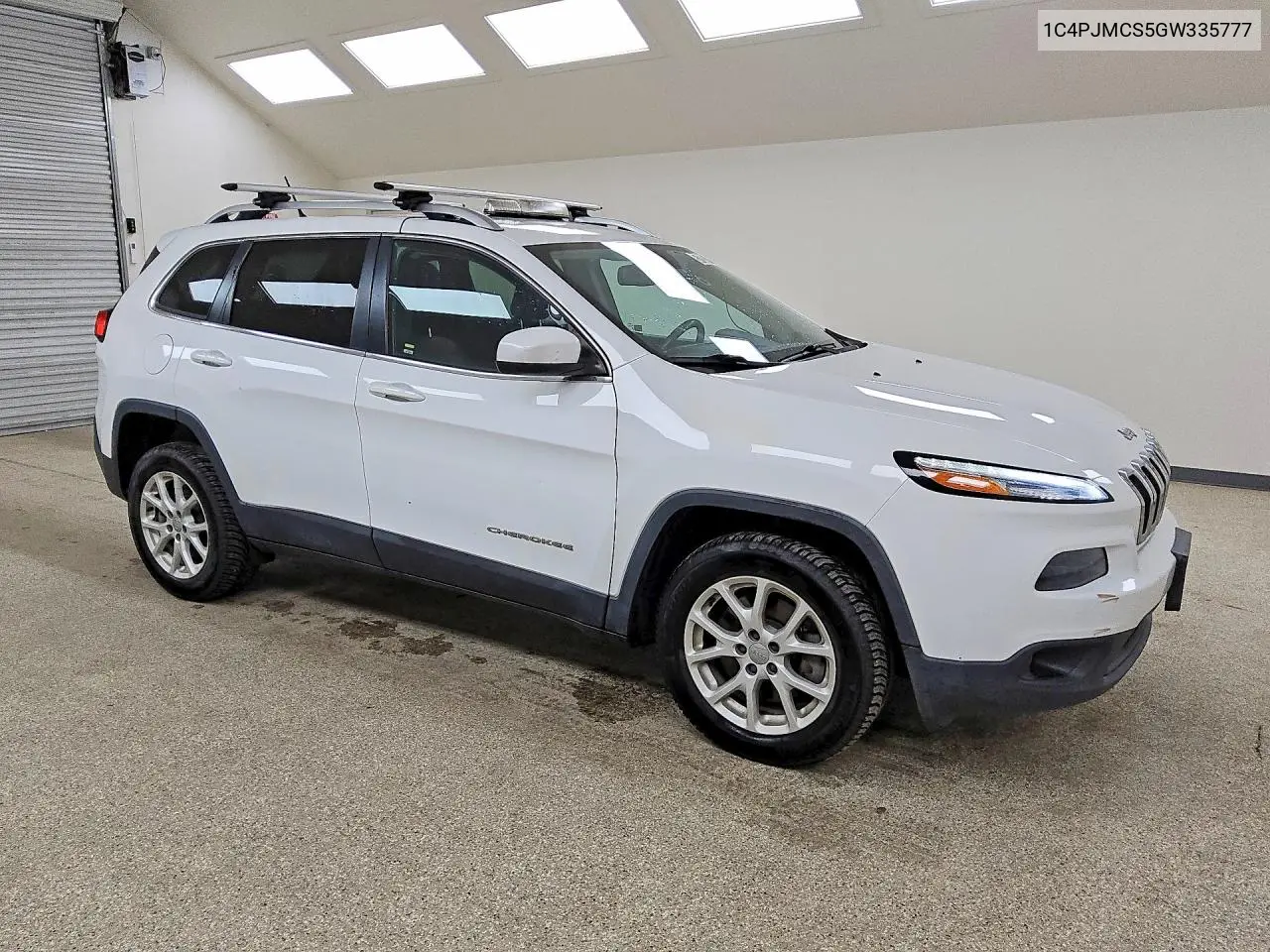 2016 Jeep Cherokee Latitude VIN: 1C4PJMCS5GW335777 Lot: 57820716