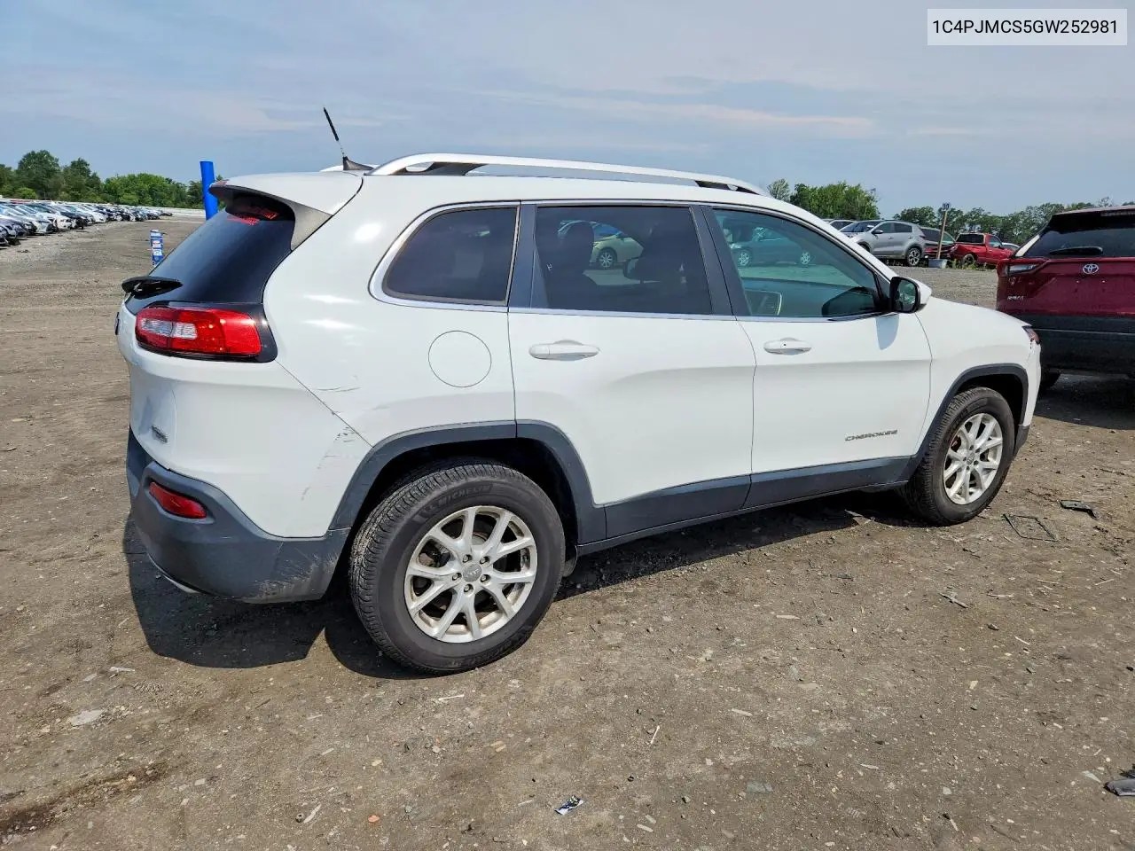 2016 Jeep Cherokee Latitude VIN: 1C4PJMCS5GW252981 Lot: 60511806