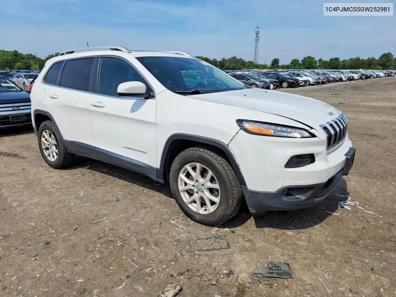 2016 Jeep Cherokee Latitude VIN: 1C4PJMCS5GW252981 Lot: 60511806