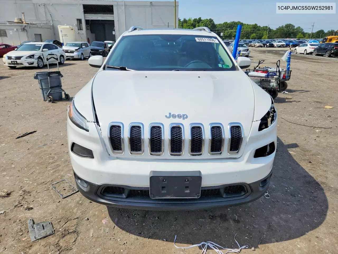 2016 Jeep Cherokee Latitude VIN: 1C4PJMCS5GW252981 Lot: 60511806