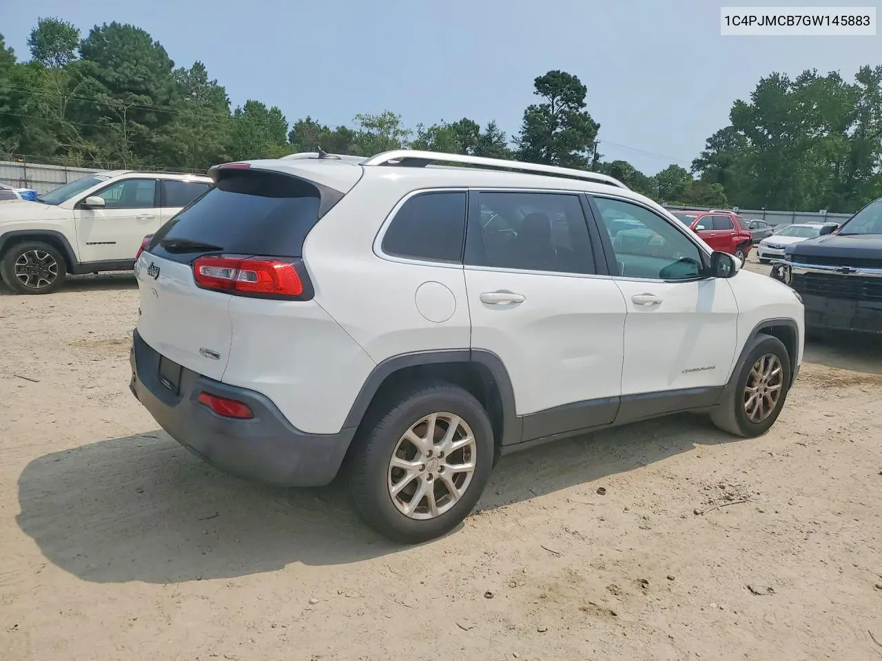 2016 Jeep Cherokee Latitude VIN: 1C4PJMCB7GW145883 Lot: 61226646