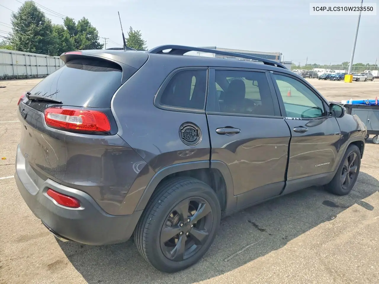 2016 Jeep Cherokee Latitude VIN: 1C4PJLCS1GW233550 Lot: 61282546