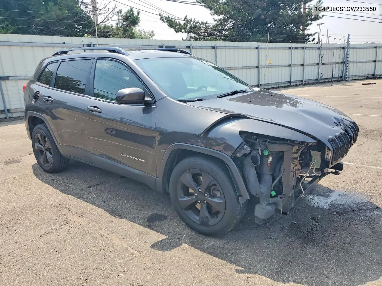 2016 Jeep Cherokee Latitude VIN: 1C4PJLCS1GW233550 Lot: 61282546