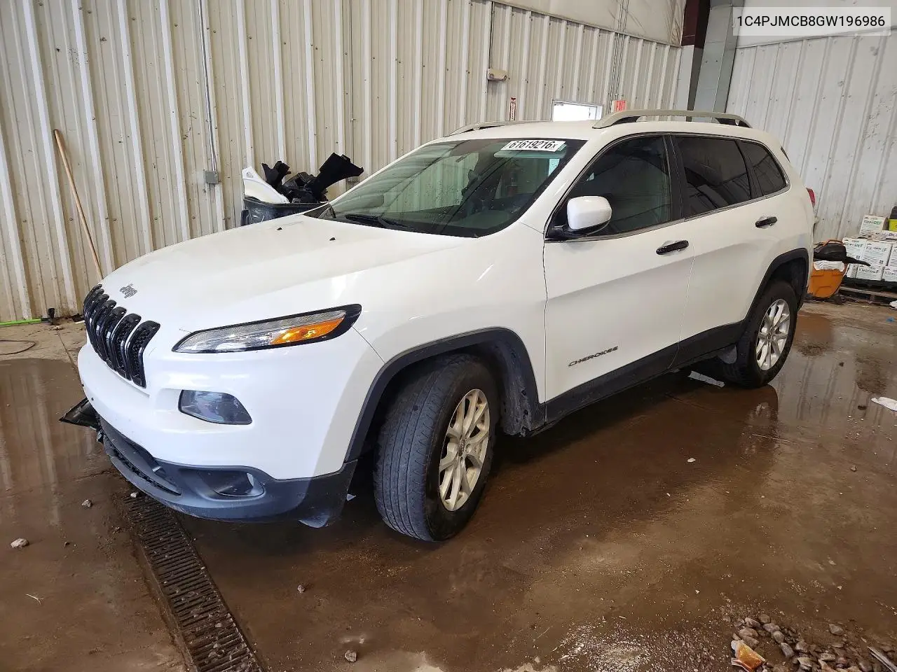 2016 Jeep Cherokee Latitude VIN: 1C4PJMCB8GW196986 Lot: 61619216