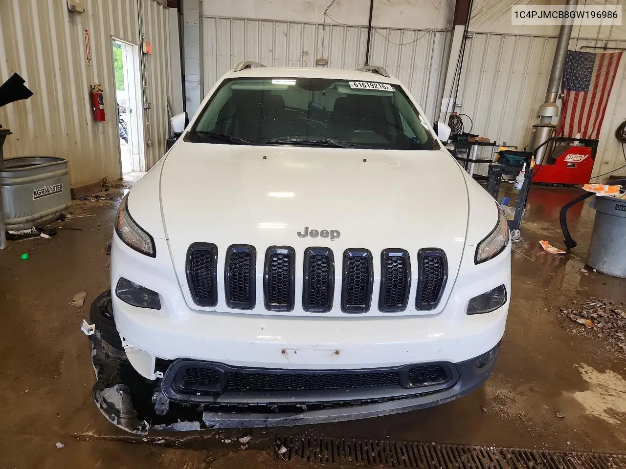 2016 Jeep Cherokee Latitude VIN: 1C4PJMCB8GW196986 Lot: 61619216