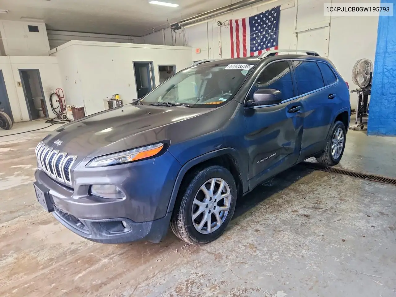 2016 Jeep Cherokee Latitude VIN: 1C4PJLCB0GW195793 Lot: 61783376