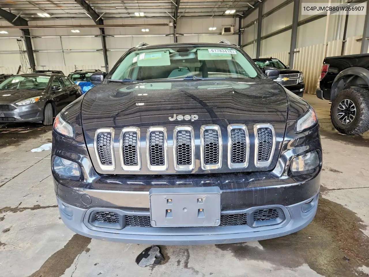 2016 Jeep Cherokee Latitude VIN: 1C4PJMCB8GW266907 Lot: 61783416
