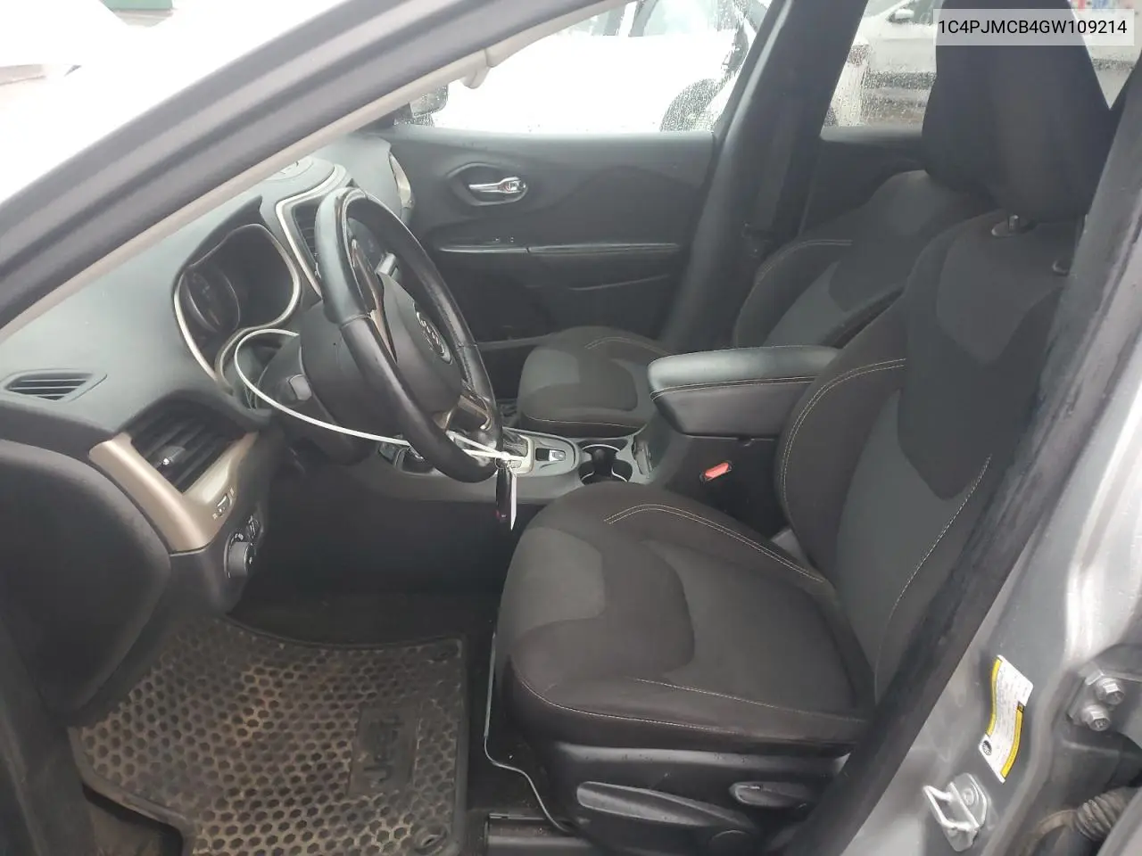 1C4PJMCB4GW109214 2016 Jeep Cherokee Latitude