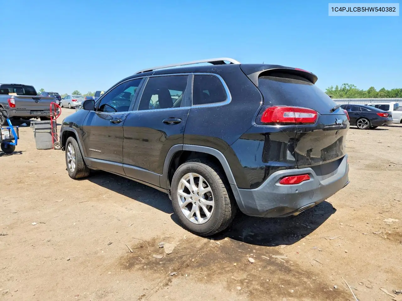 1C4PJLCB5HW540382 2017 Jeep Cherokee Latitude