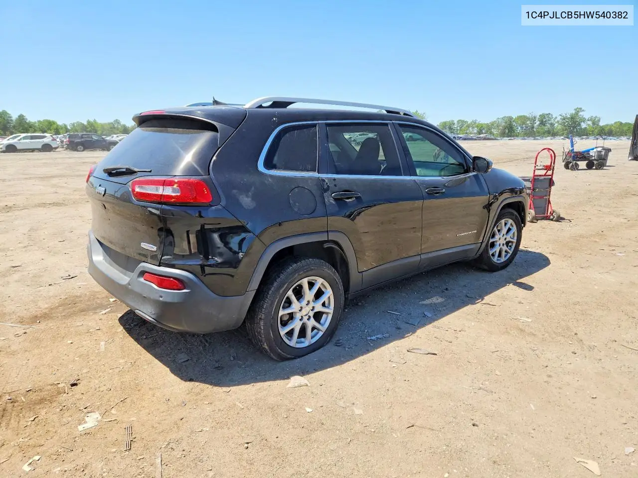 1C4PJLCB5HW540382 2017 Jeep Cherokee Latitude