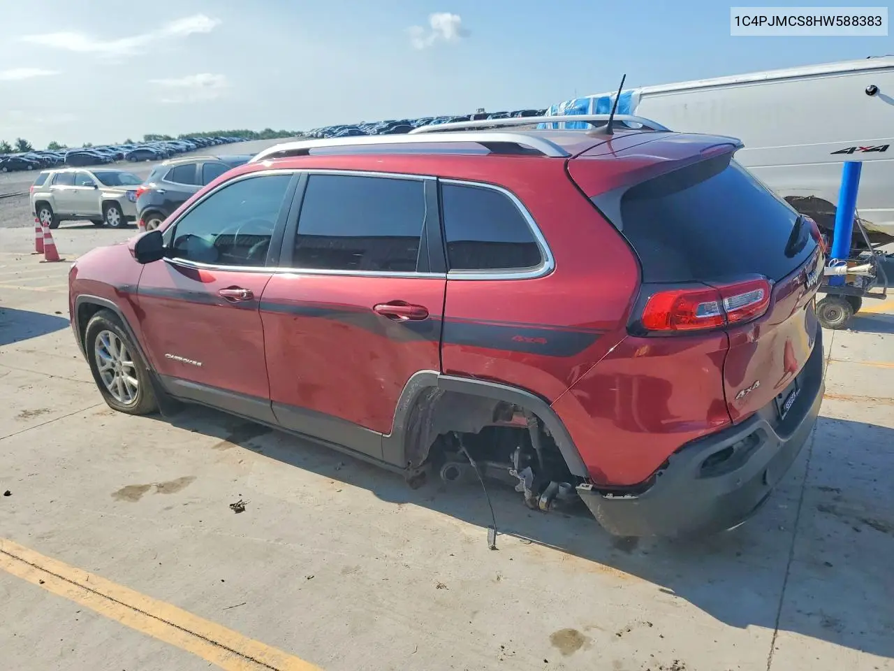 2017 Jeep Cherokee Latitude VIN: 1C4PJMCS8HW588383 Lot: 61193486