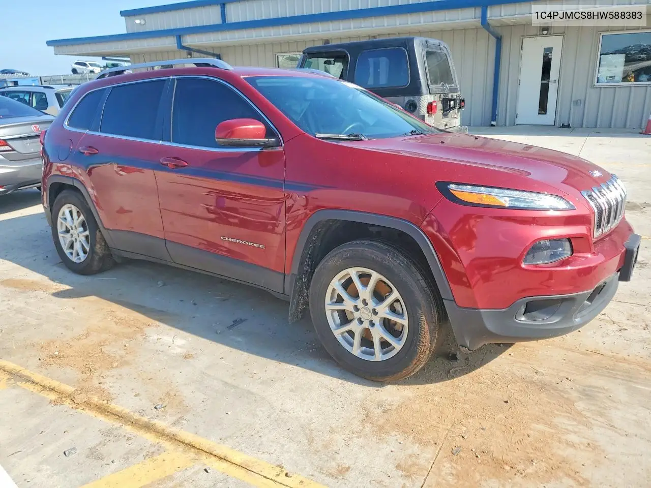 2017 Jeep Cherokee Latitude VIN: 1C4PJMCS8HW588383 Lot: 61193486