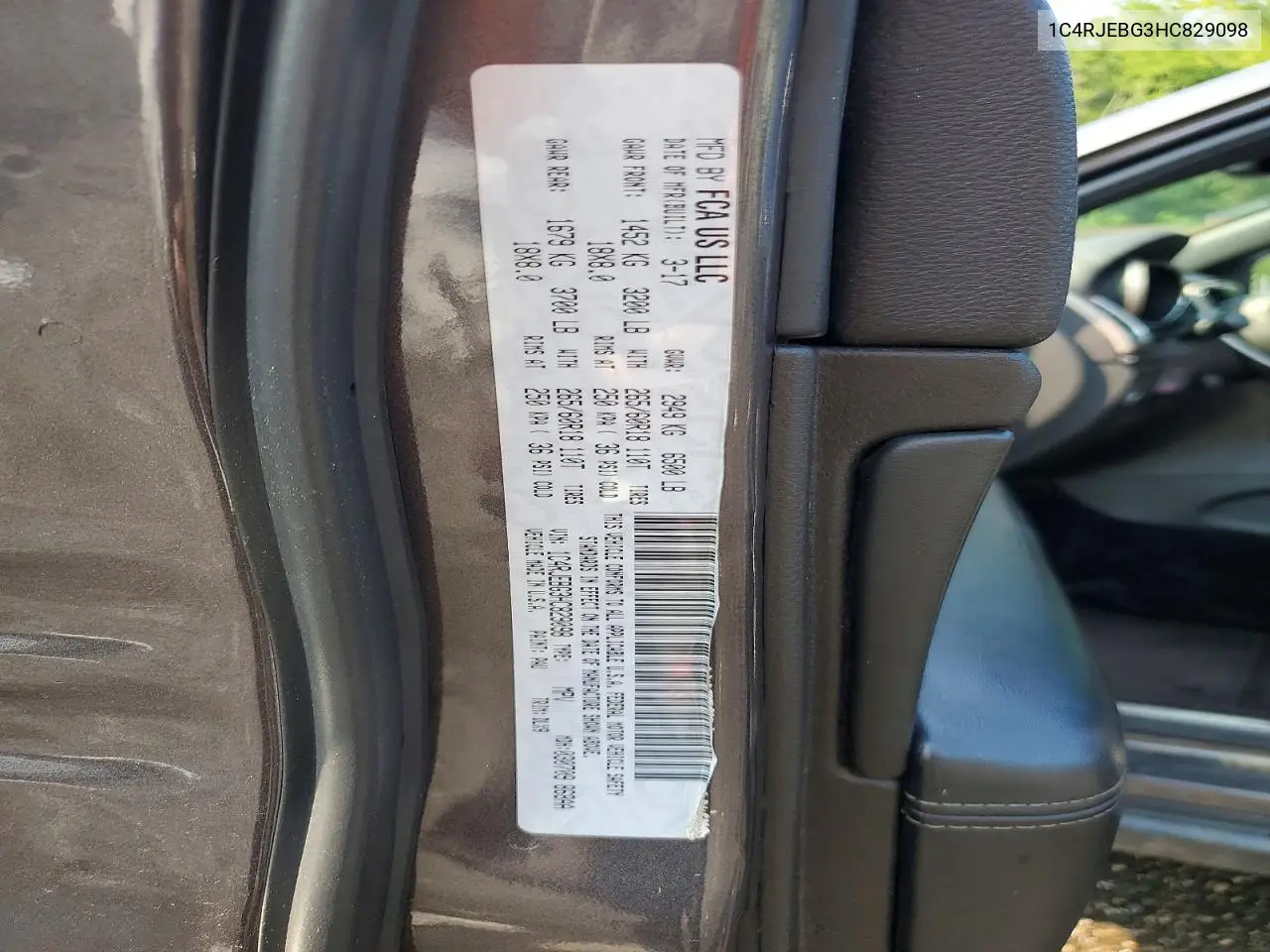 2017 Jeep Gran Cheor VIN: 1C4RJEBG3HC829098 Lot: 61900436