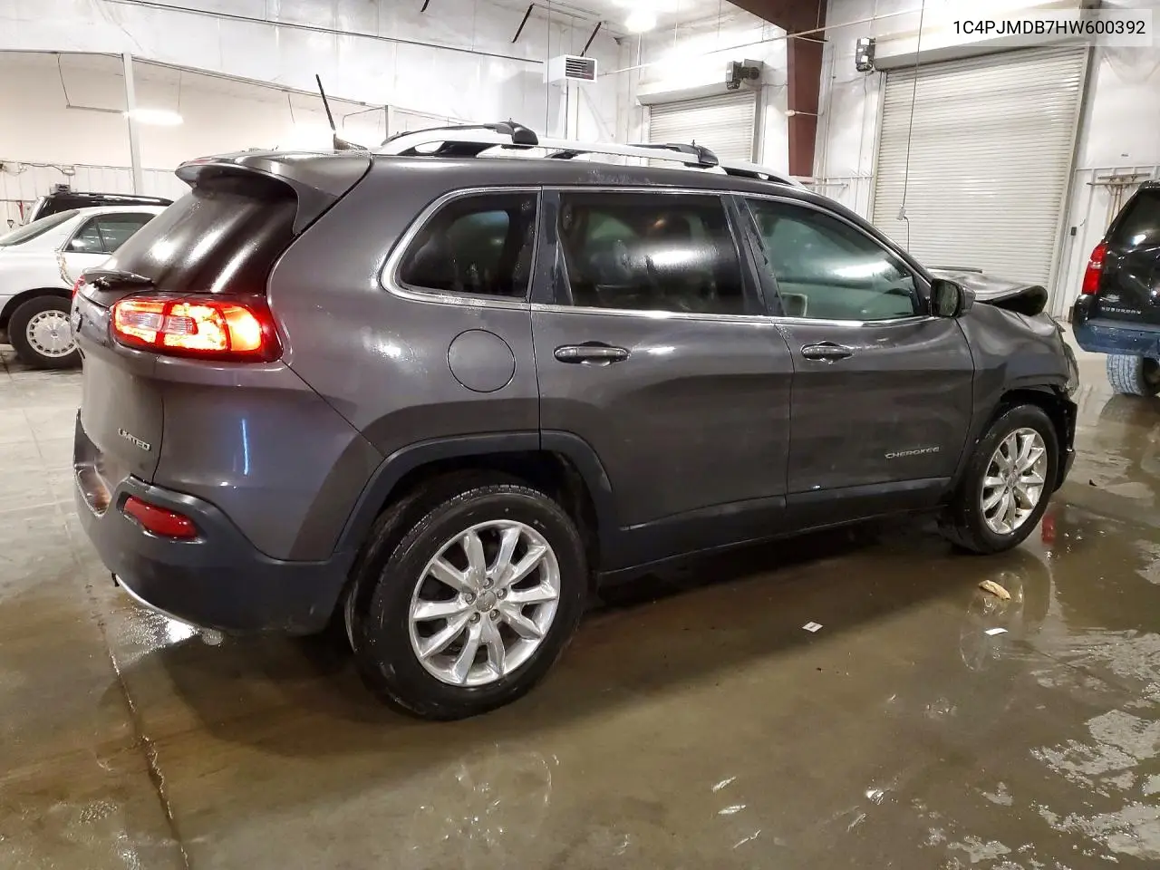2017 Jeep Cherokee Limited VIN: 1C4PJMDB7HW600392 Lot: 62104346