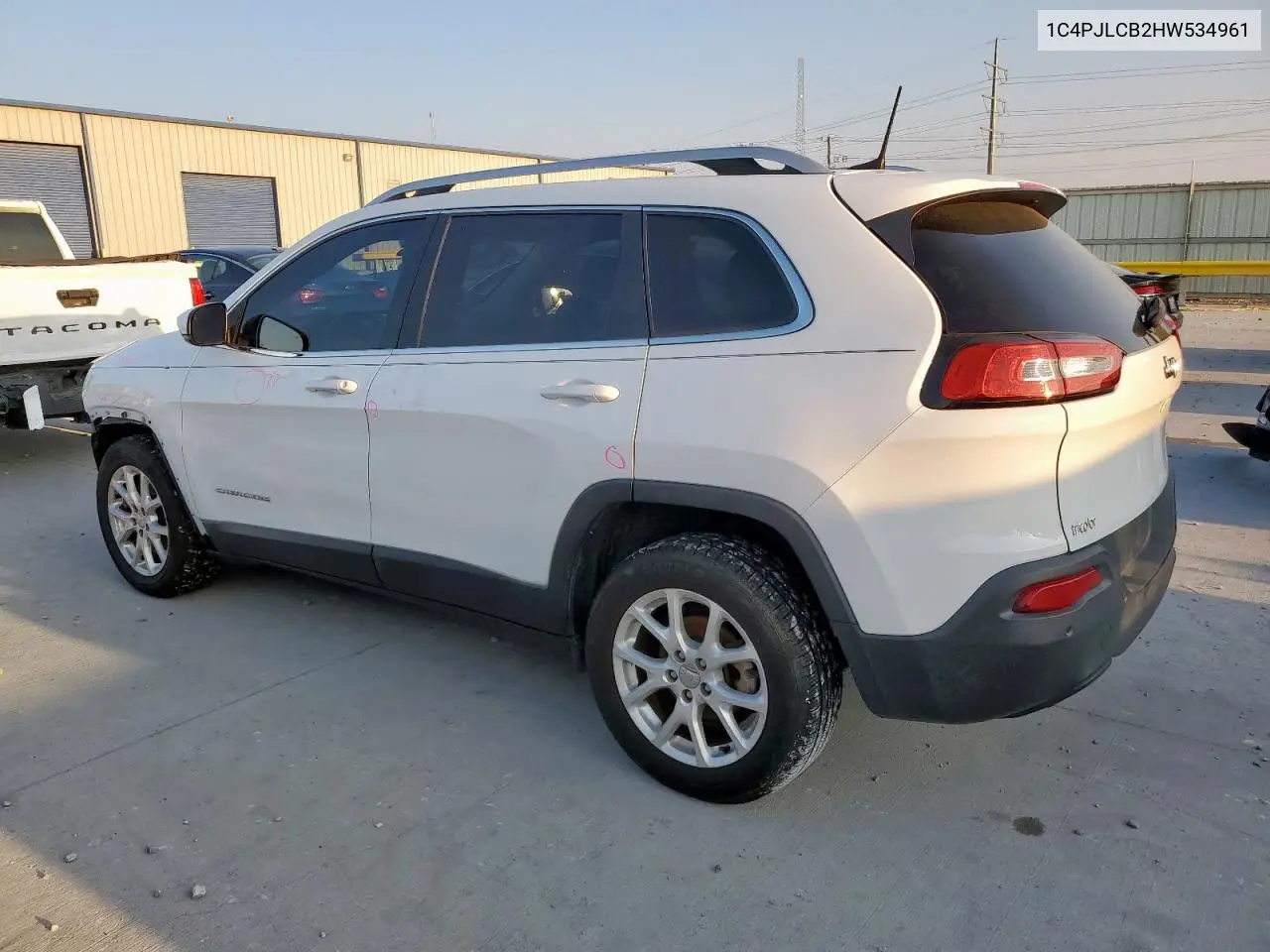 1C4PJLCB2HW534961 2017 Jeep Cherokee Latitude