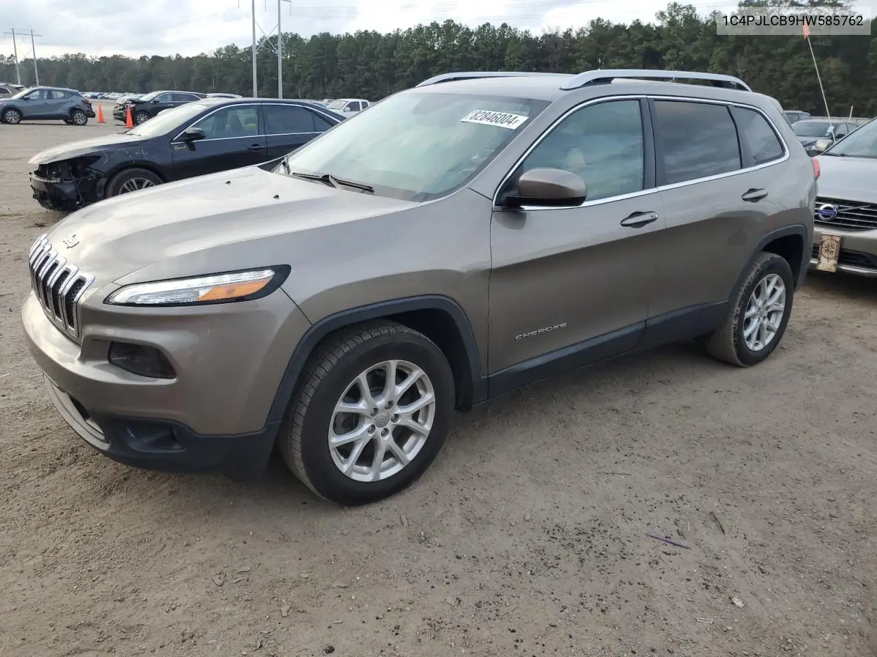 1C4PJLCB9HW585762 2017 Jeep Cherokee Latitude
