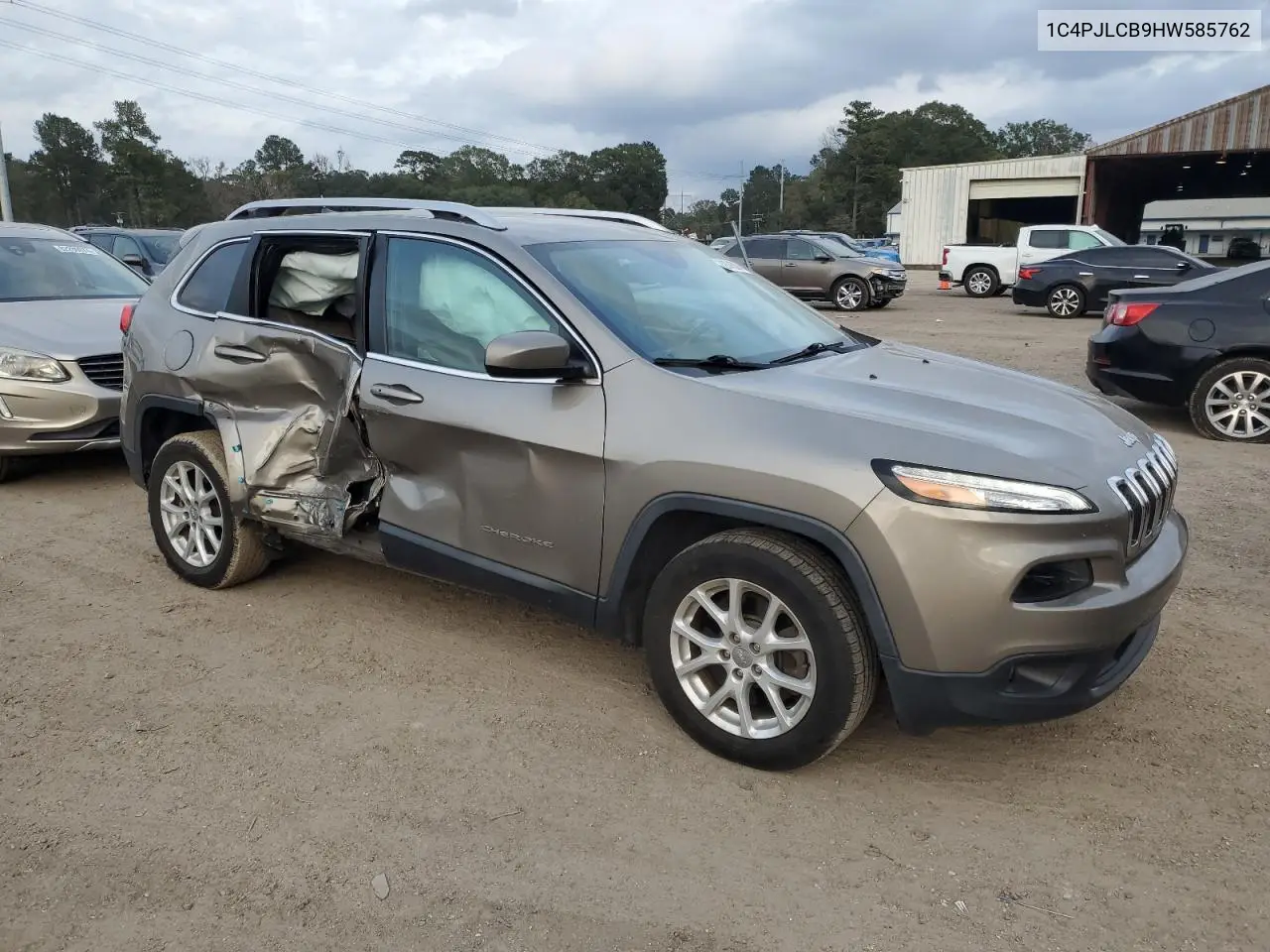 1C4PJLCB9HW585762 2017 Jeep Cherokee Latitude