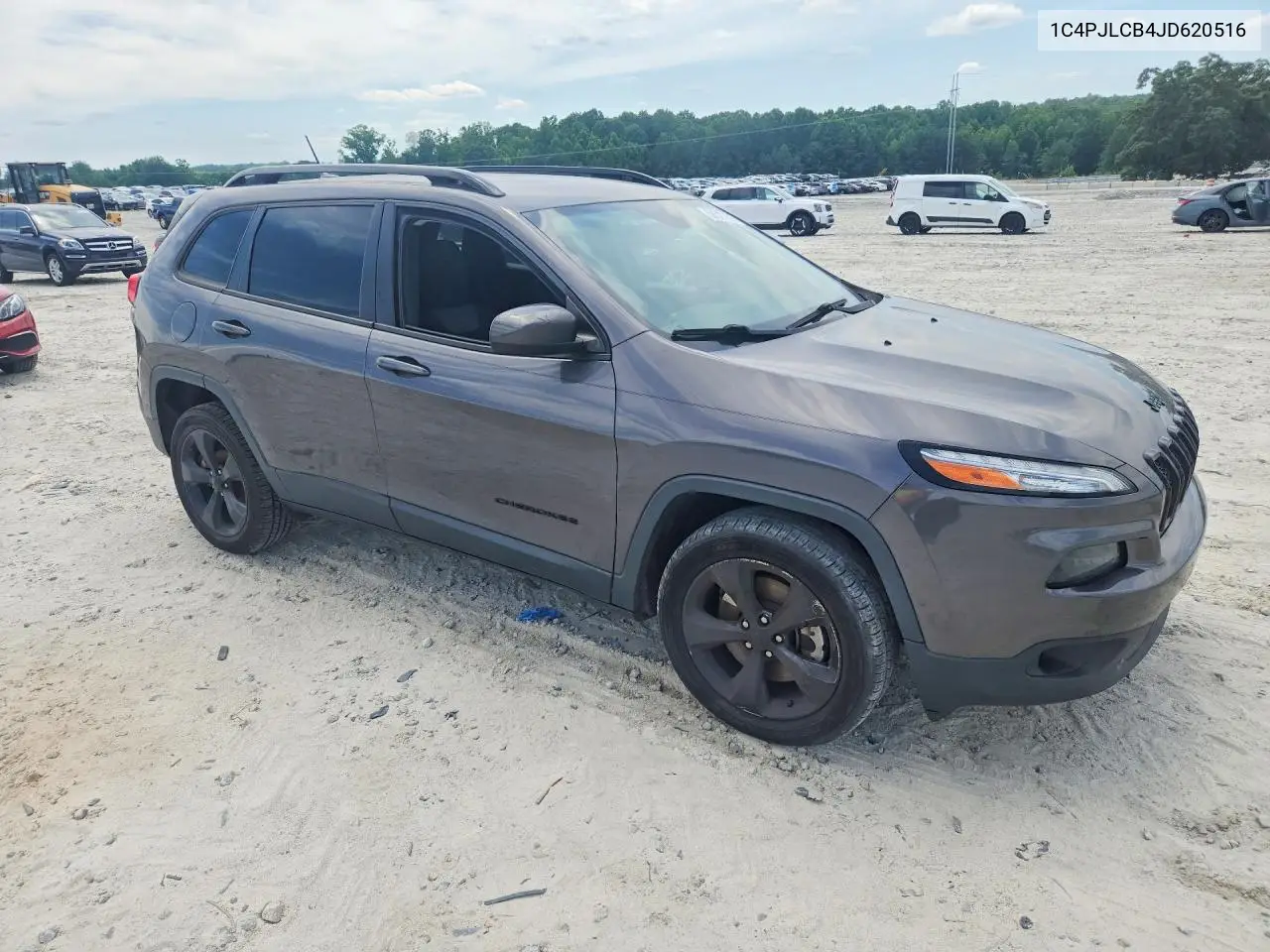 1C4PJLCB4JD620516 2018 Jeep Cherokee Latitude
