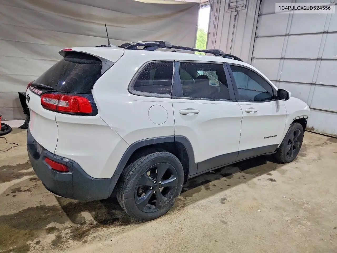 2018 Jeep Cherokee Latitude VIN: 1C4PJLCX2JD524556 Lot: 61569316