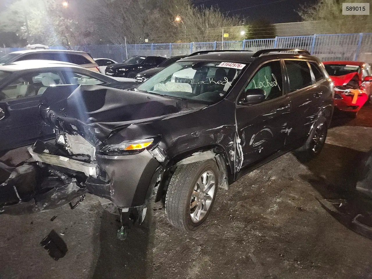 2018 Jeep Cherokee Latitude VIN: 589015 Lot: 61642976