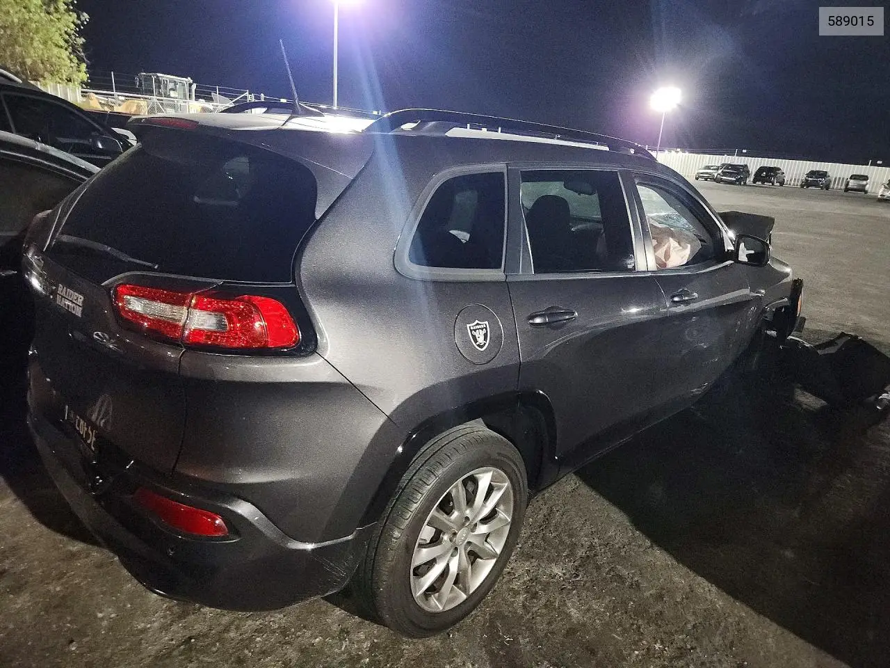 2018 Jeep Cherokee Latitude VIN: 589015 Lot: 61642976