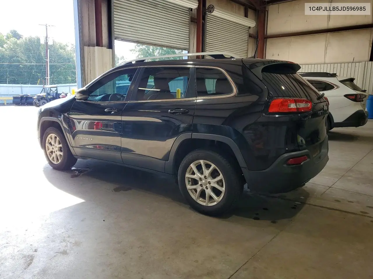 2018 Jeep Cherokee Latitude Plus VIN: 1C4PJLLB5JD596985 Lot: 62095356
