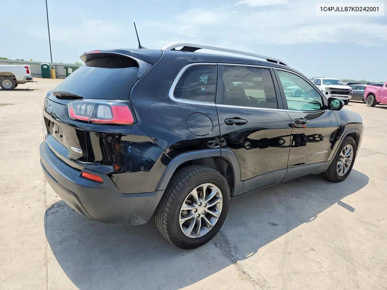 1C4PJLLB7KD242001 2019 Jeep Cherokee Latitude Plus