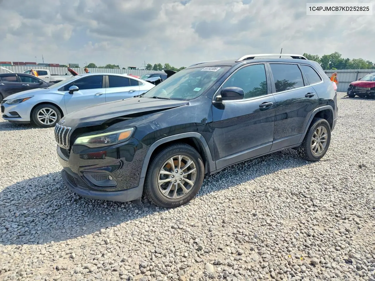 2019 Jeep Cherokee Latitude VIN: 1C4PJMCB7KD252825 Lot: 59792306