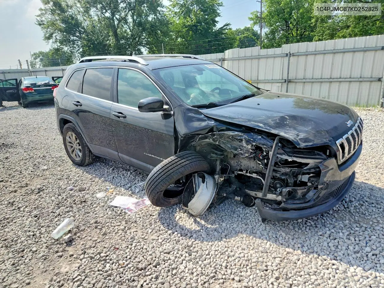 2019 Jeep Cherokee Latitude VIN: 1C4PJMCB7KD252825 Lot: 59792306