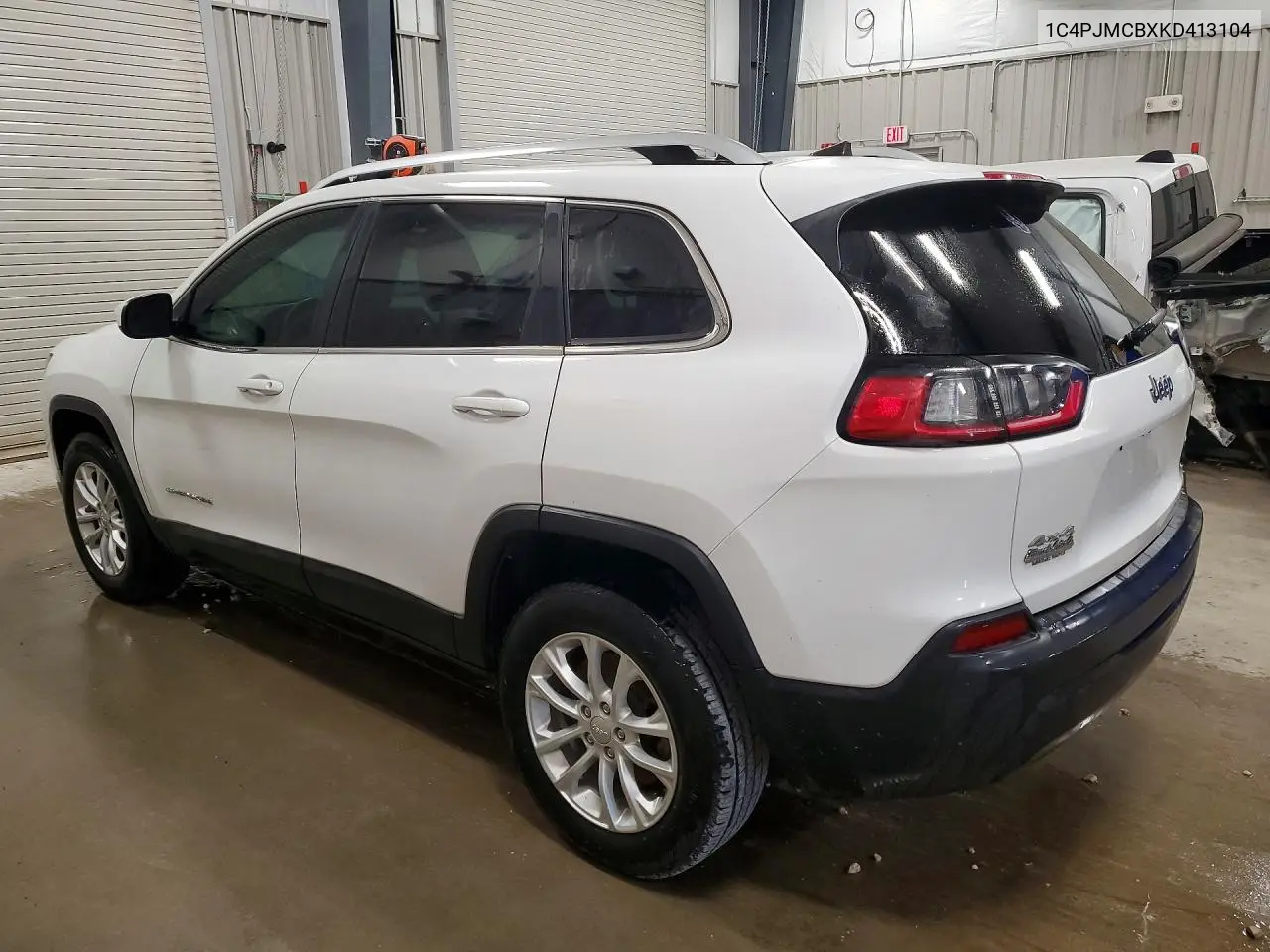 2019 Jeep Cherokee Latitude VIN: 1C4PJMCBXKD413104 Lot: 60204396
