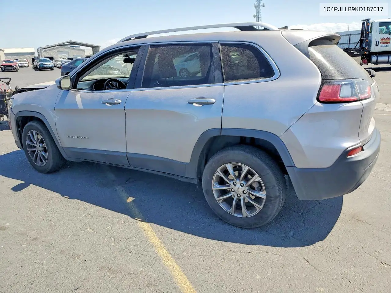 2019 Jeep Cherokee Latitude Plus VIN: 1C4PJLLB9KD187017 Lot: 60694976
