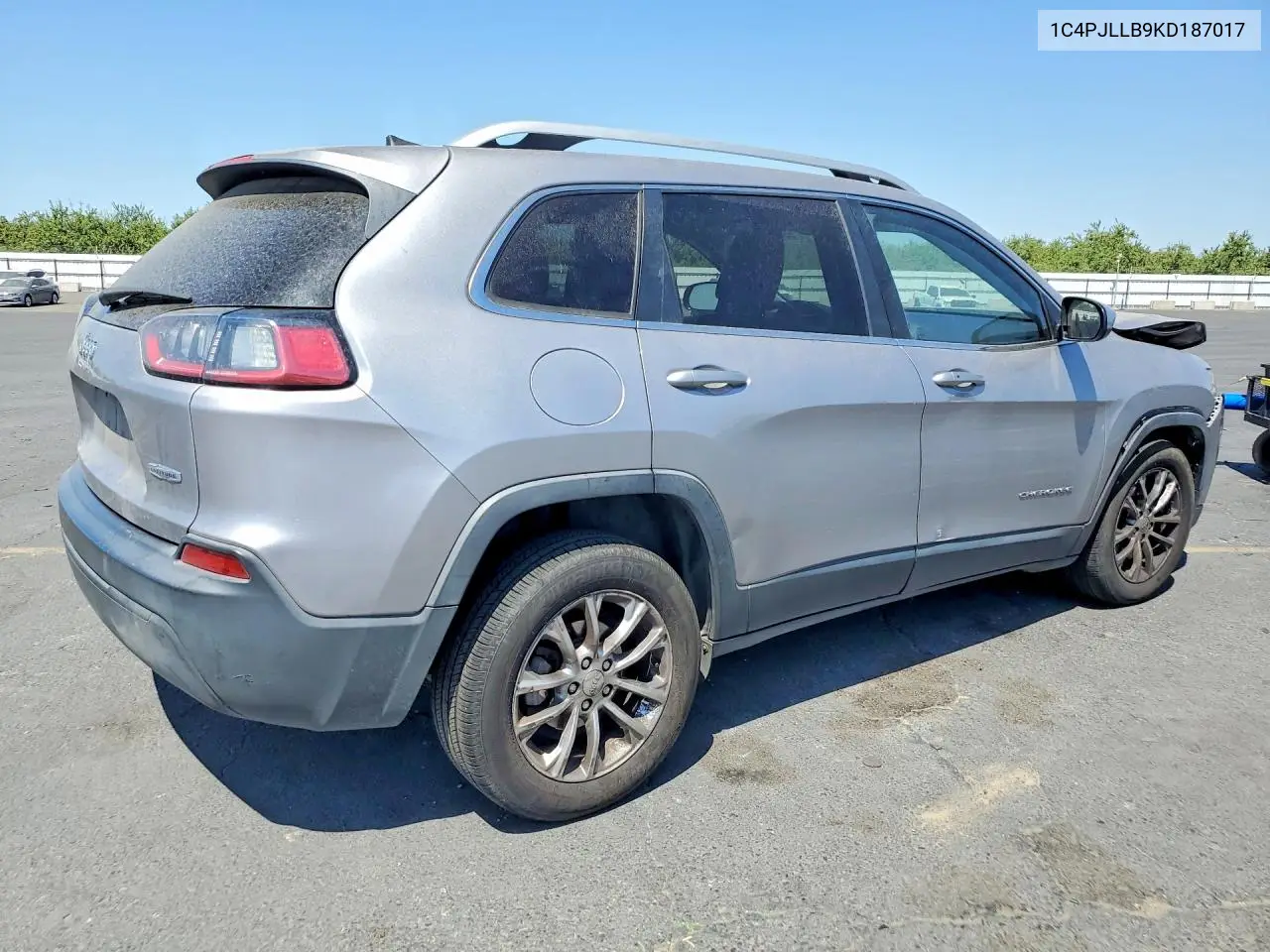 2019 Jeep Cherokee Latitude Plus VIN: 1C4PJLLB9KD187017 Lot: 60694976