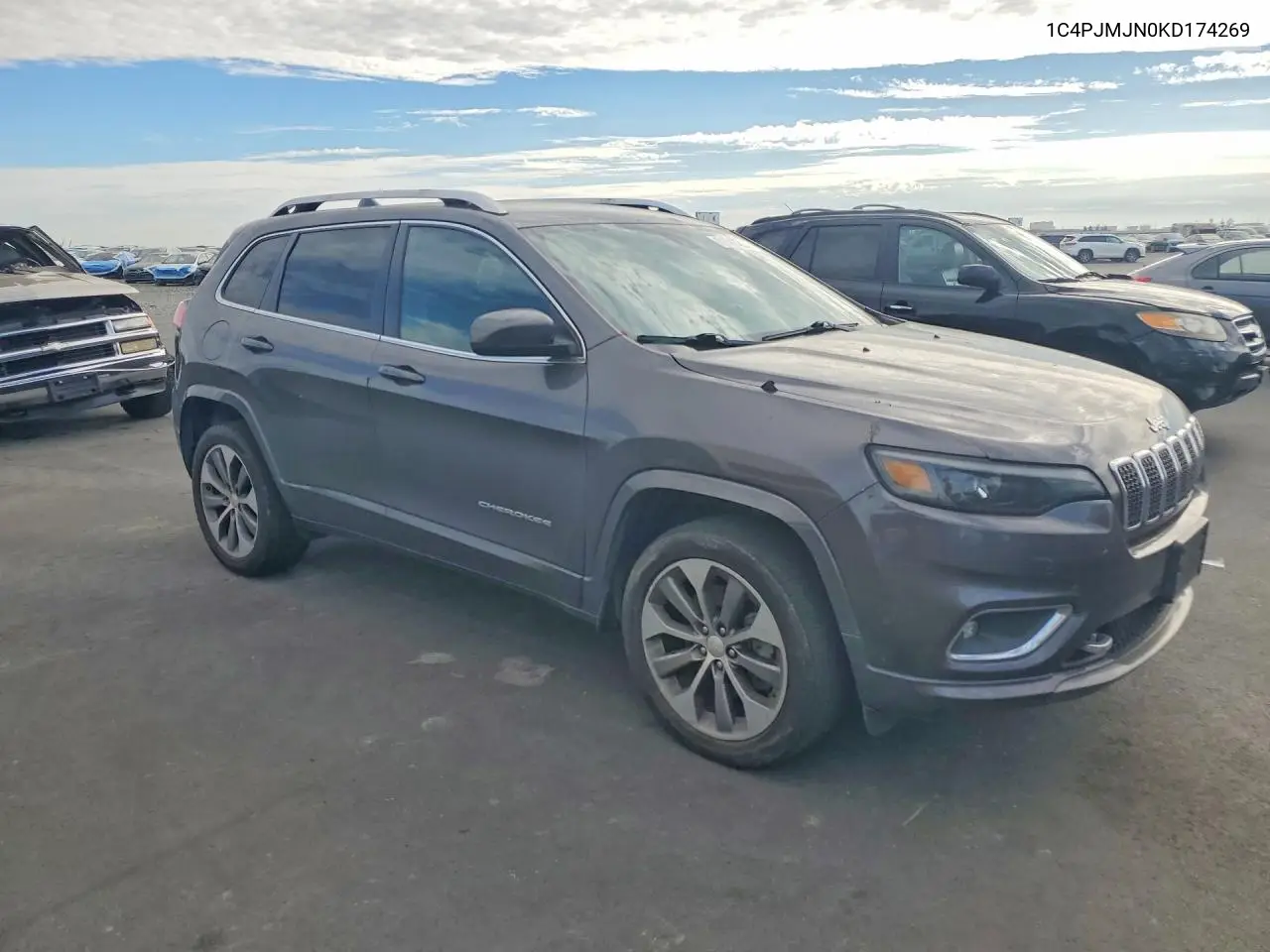 2019 Jeep Cherokee Overland VIN: 1C4PJMJN0KD174269 Lot: 61588296