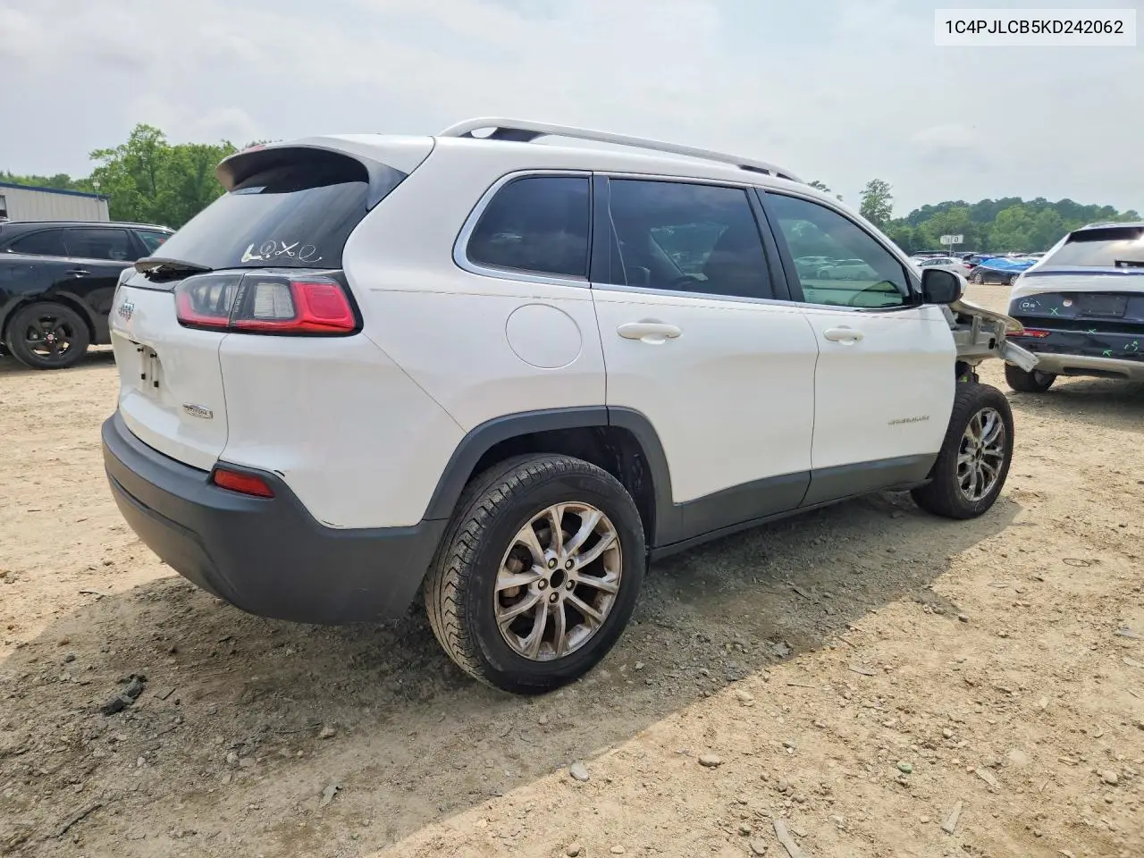 2019 Jeep Cherokee Latitude VIN: 1C4PJLCB5KD242062 Lot: 61999706