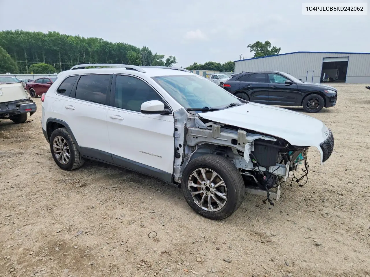 2019 Jeep Cherokee Latitude VIN: 1C4PJLCB5KD242062 Lot: 61999706