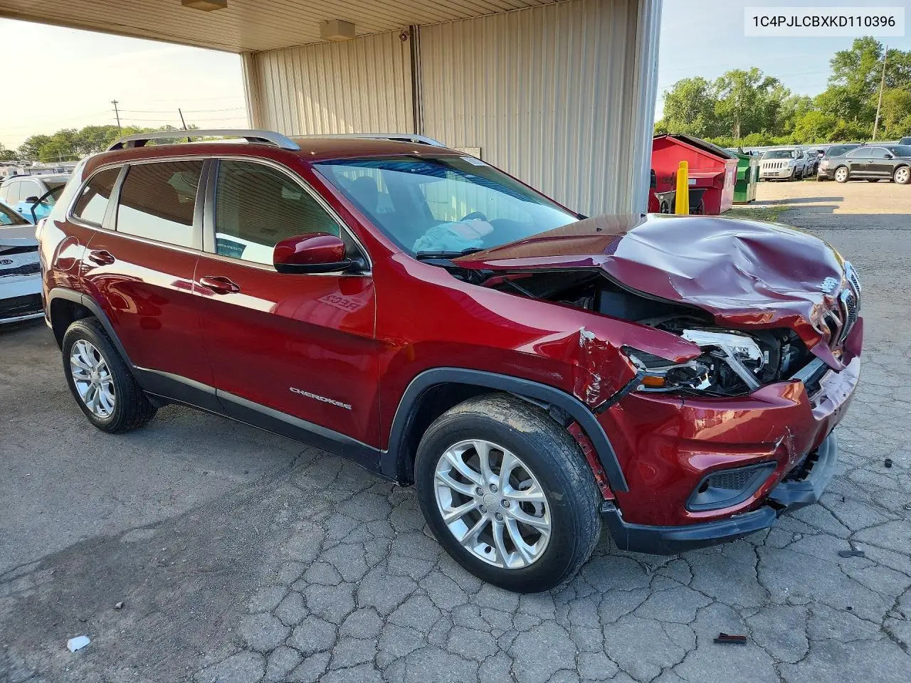 2019 Jeep Cherokee Latitude VIN: 1C4PJLCBXKD110396 Lot: 62021816