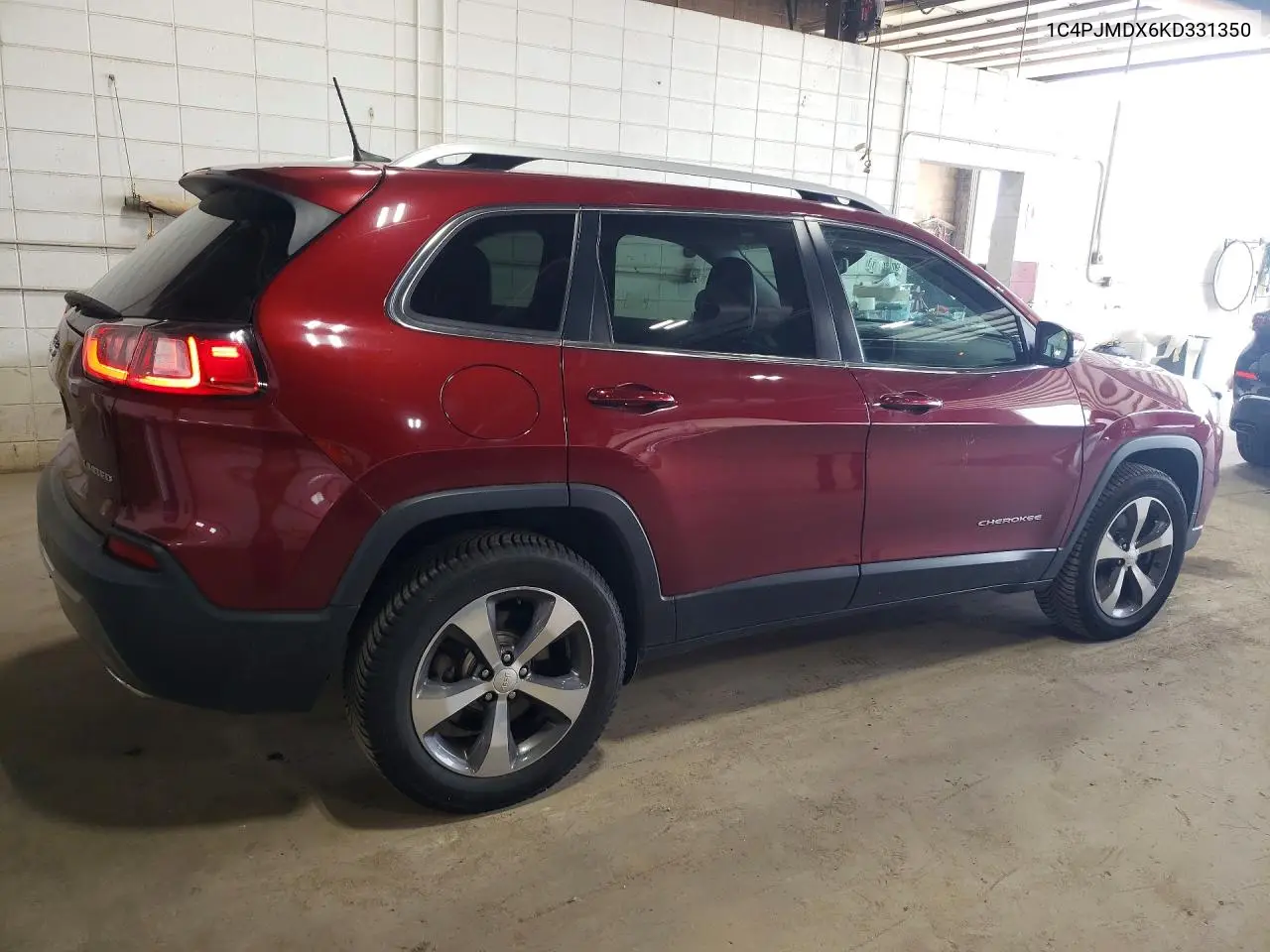 2019 Jeep Cherokee Limited VIN: 1C4PJMDX6KD331350 Lot: 62231826