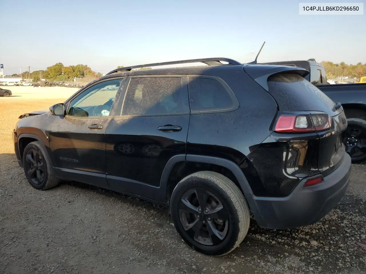 1C4PJLLB6KD296650 2019 Jeep Cherokee Latitude Plus