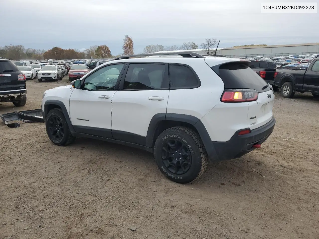 1C4PJMBX2KD492278 2019 Jeep Cherokee Trailhawk