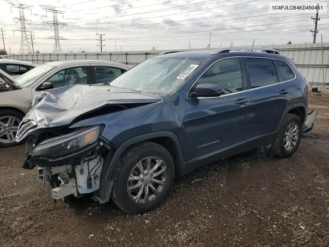 1C4PJLCB4KD450451 2019 Jeep Cherokee Latitude