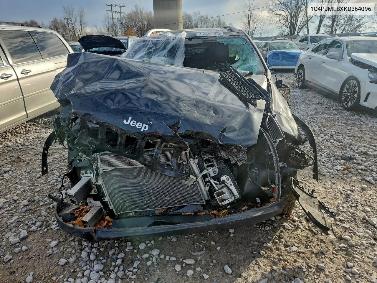 1C4PJMLBXKD364096 2019 Jeep Cherokee Latitude Plus