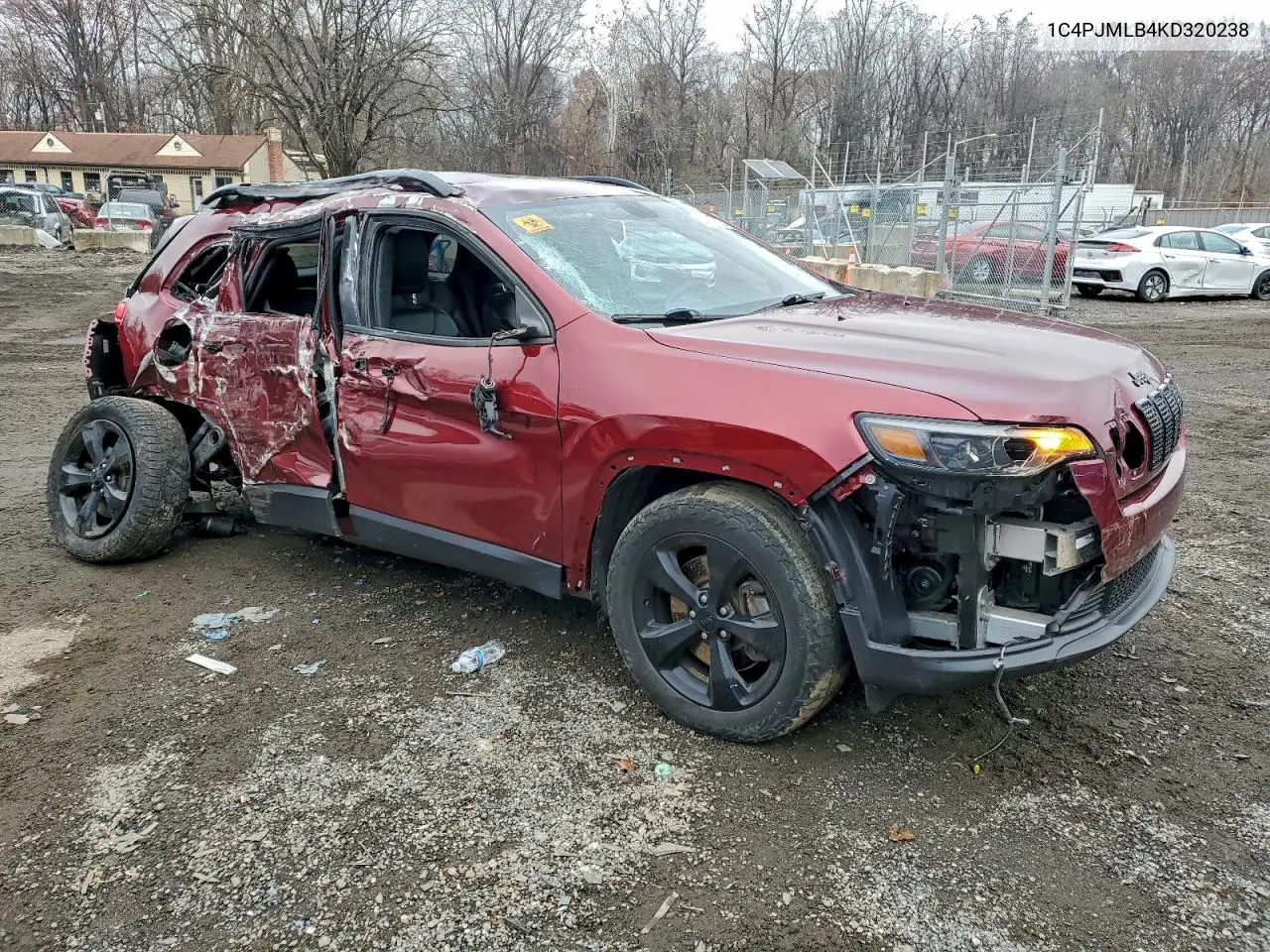 1C4PJMLB4KD320238 2019 Jeep Cherokee Latitude Plus