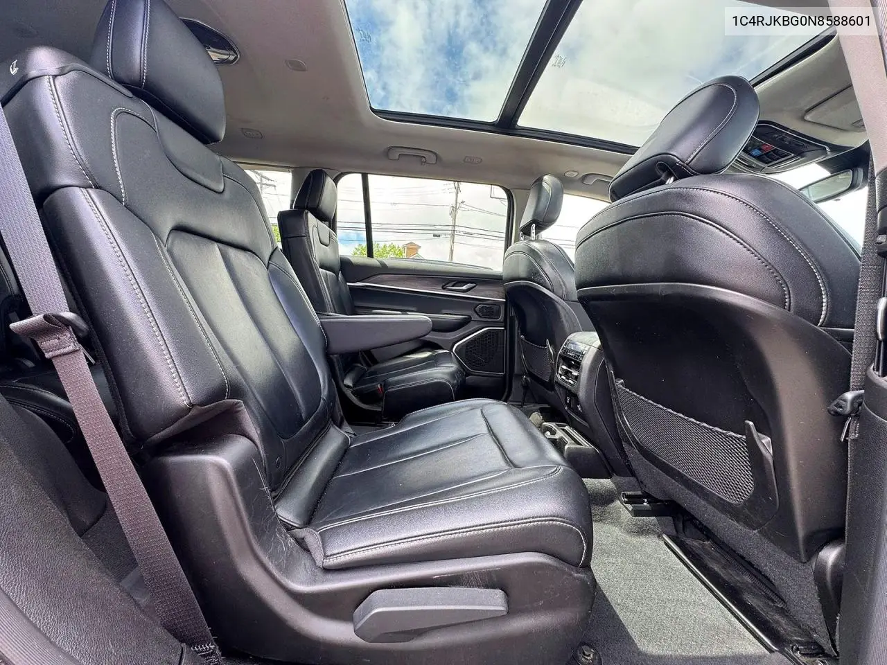 2022 Jeep Grand Cherokee L Limited 4X4 VIN: 1C4RJKBG0N8588601 Lot: 54549516