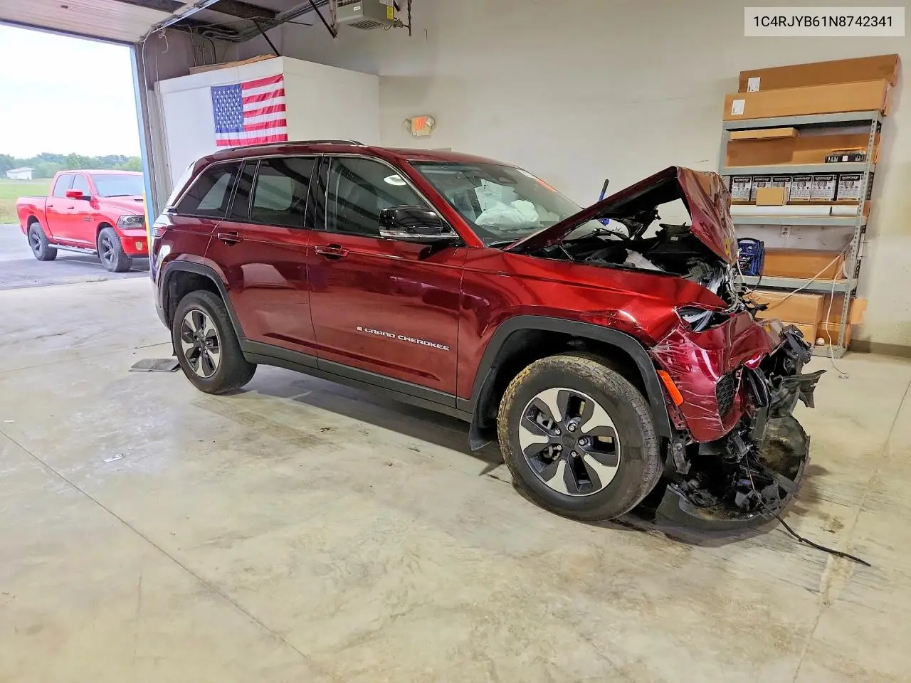2022 Jeep Grand Cherokee Limited 4Xe VIN: 1C4RJYB61N8742341 Lot: 61713276